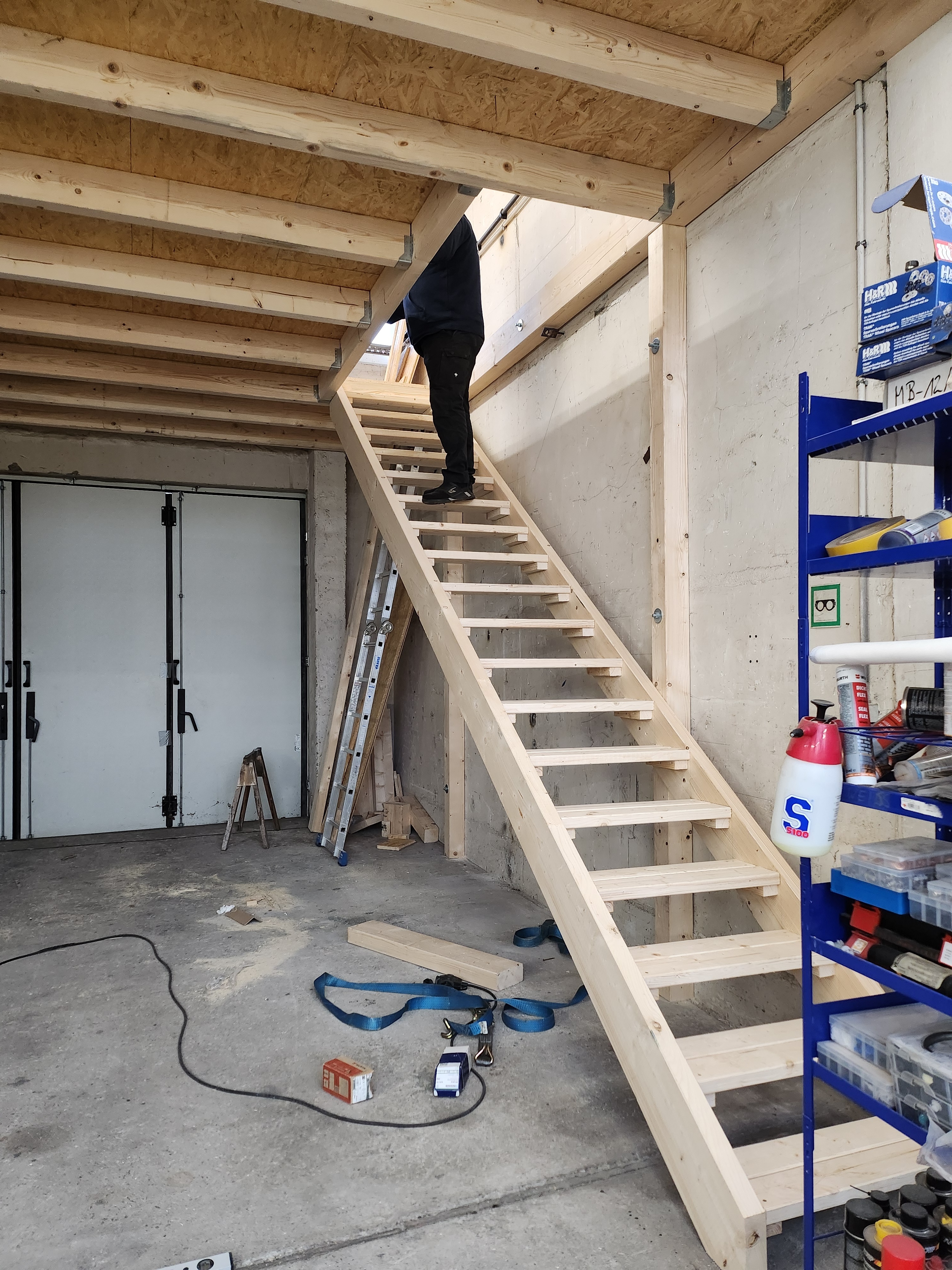 Zwischendecke und Treppe in Eberswalde