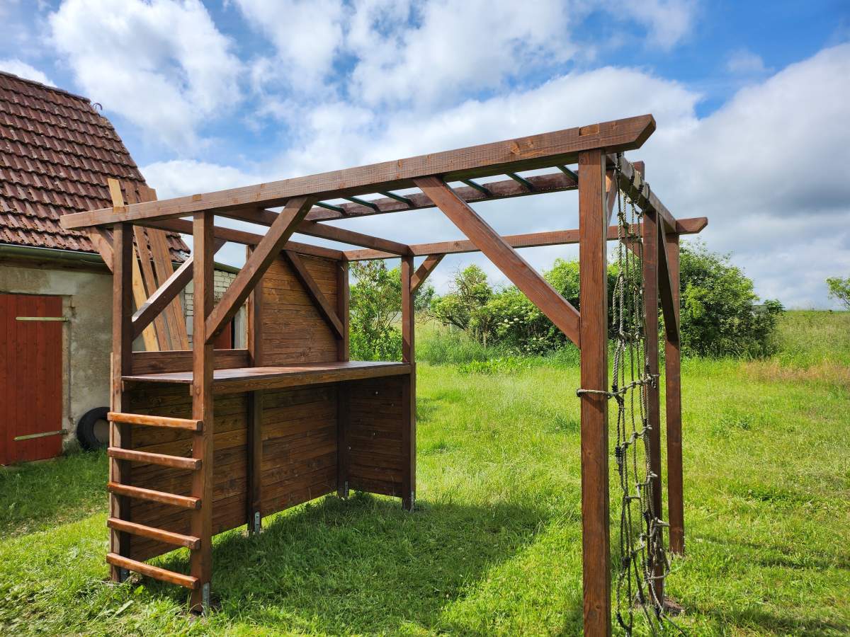 Sonstige Holzbau-Projekte: Klettergerüst Ziethen, Pavillon Strausberg, Zwischendecke Eberswalde