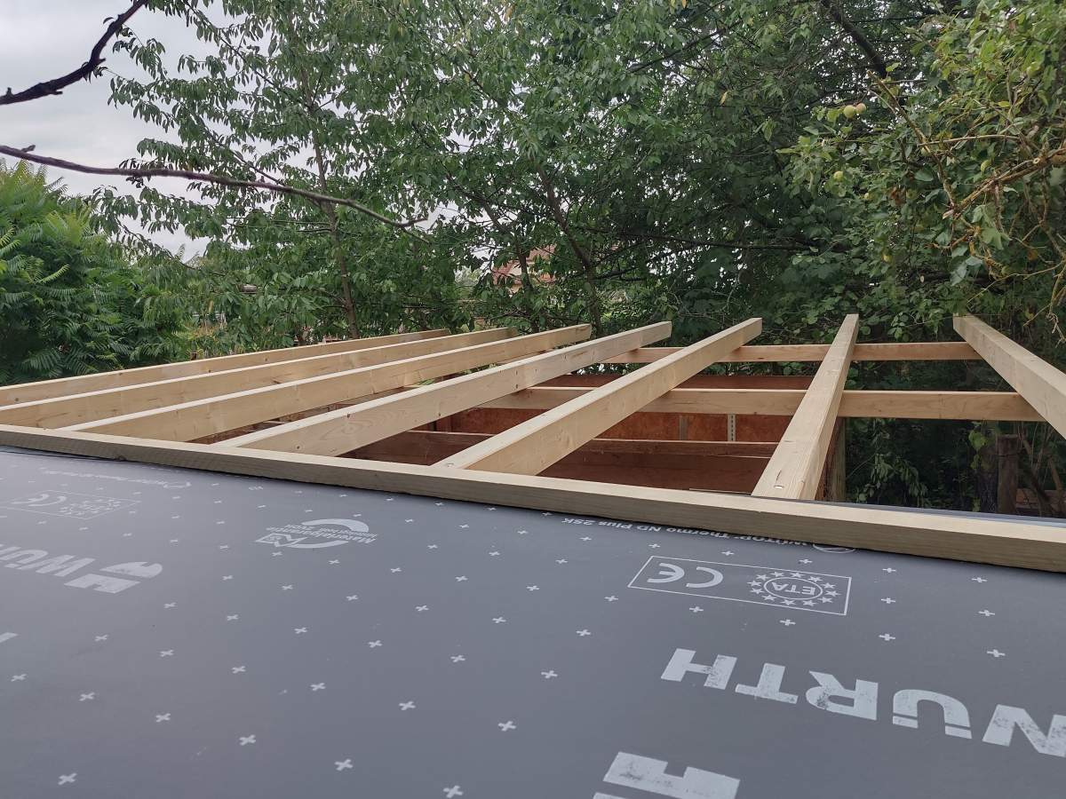 Schuppenbau mit Holzkonstruktion und Stülpschalung in Chorin