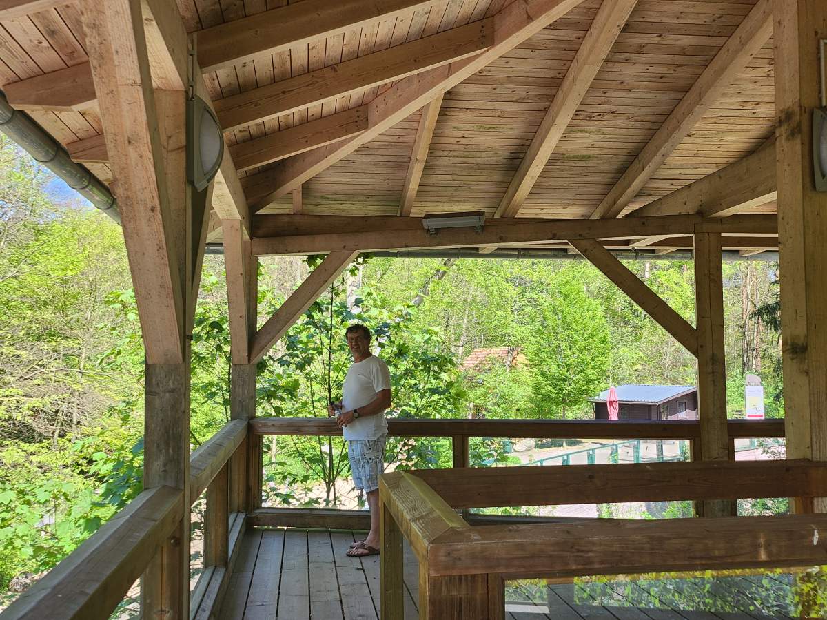 Terrassenüberdachungen und Pavillons aus Holz – Beispiel Eberswalde Zoo