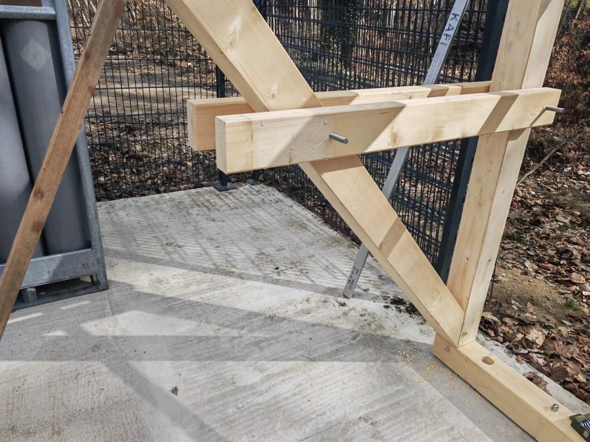Unterstand mit Holzbau und Blechdach in Eberswalde